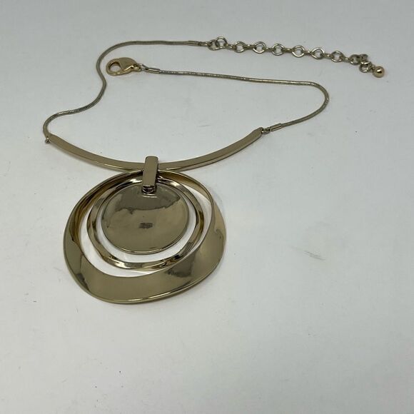 Chico’s bold gold tone necklace. - Picture 5 of 8